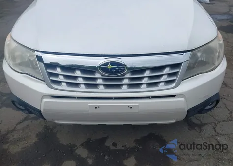 2013 Subaru Forester 2.5X Premium из США, поврежденный, VIN JF2SHADC5DH437741